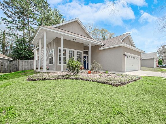 3rd image of 1559 Applewood Way