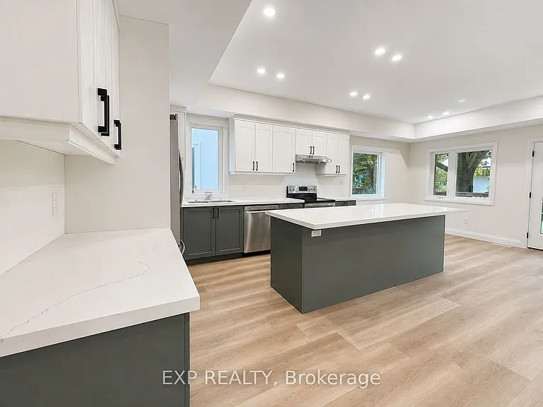 13 Chester St #UPPER — Photo 6