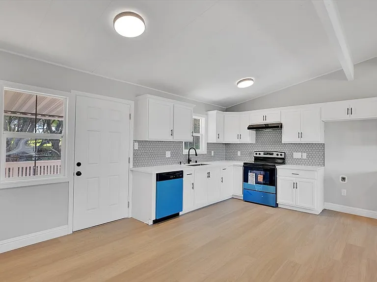 37 Westwood Way — Photo 32
