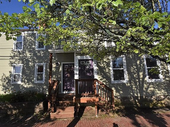 2nd image of 16-18 School St