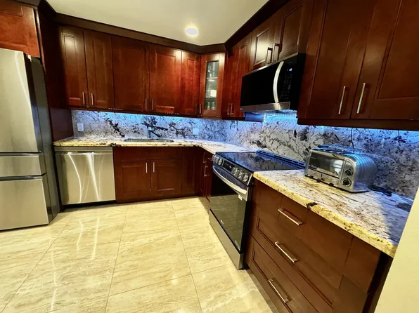 5520 Coach House Cir APT G, Boca Raton, FL 33486