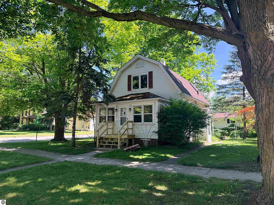 1st image of 524 N Kinney Ave
