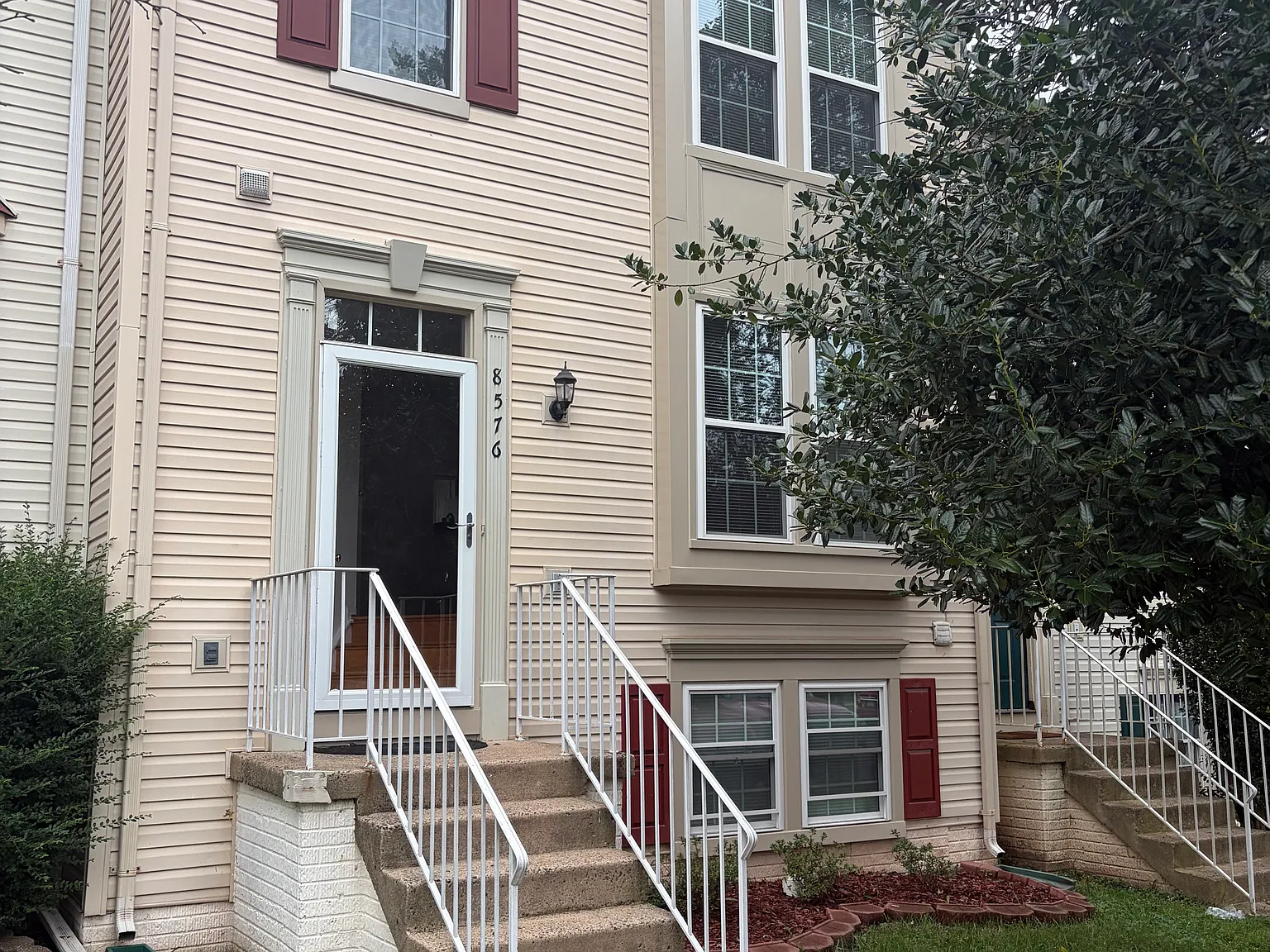 4 bed, 3.5 bath, 1818 sqft, $2,850 — Photo 1