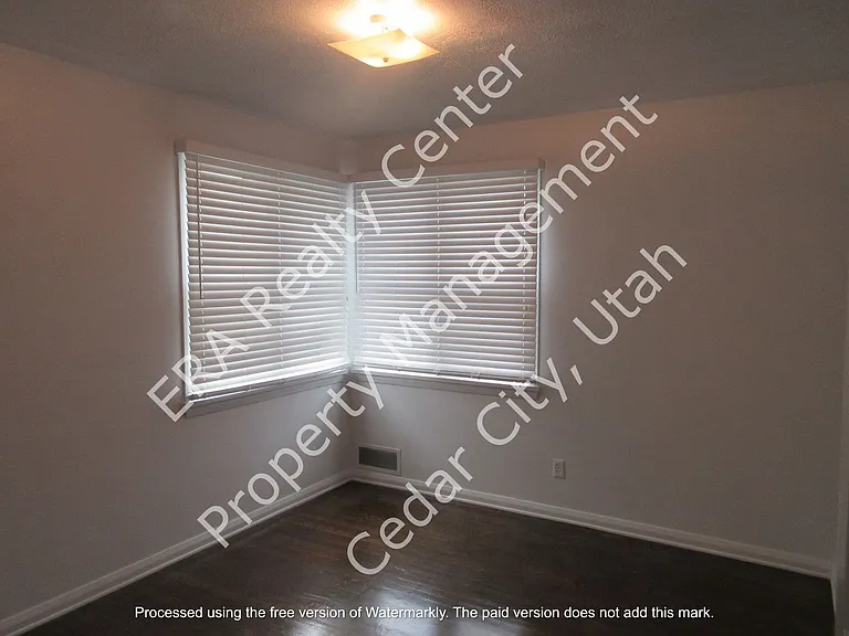 399 E Center St — Photo 6