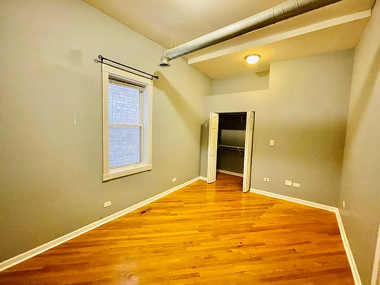 1957 W Henderson St #1 — Photo 7