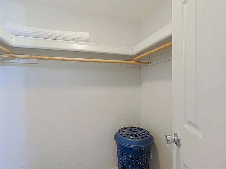 740 W Elm St #116 — Photo 11