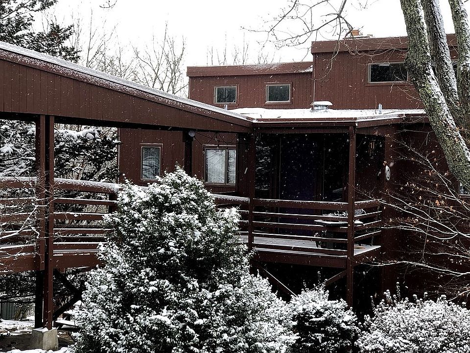 1st image of 332 Snead Dr