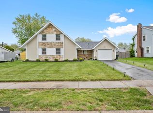 21 Gramercy Ln, Willingboro, NJ 08046