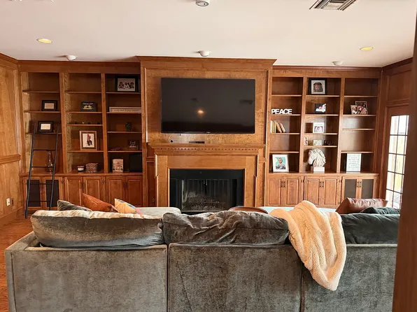 744 Slattery Blvd, Shreveport, LA 71104