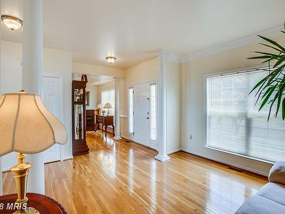 Friendly foyer welcomes your guests!