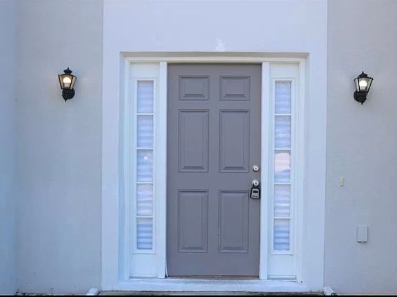 2nd image of 2094 Deltona Blvd
