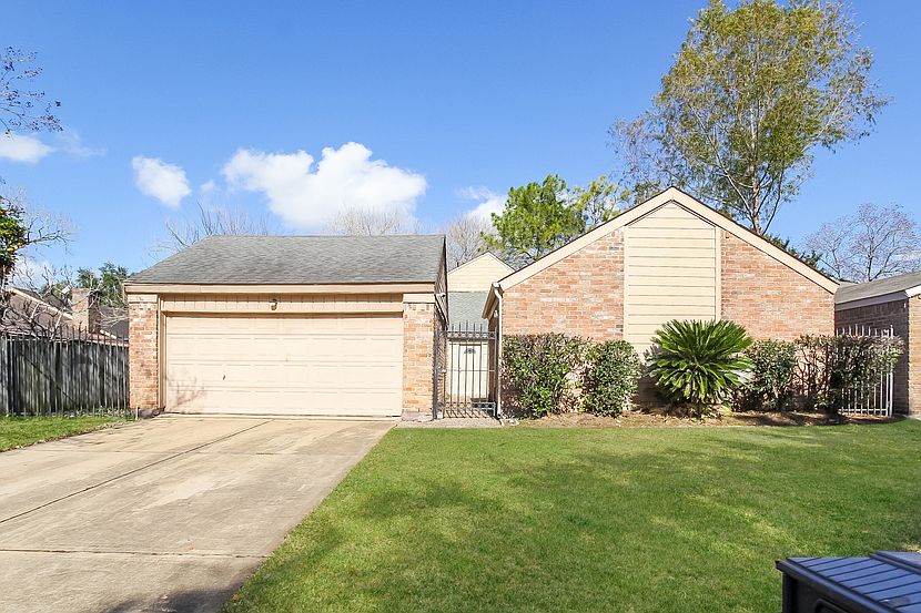 1st image of 13210 Creekview Park Dr