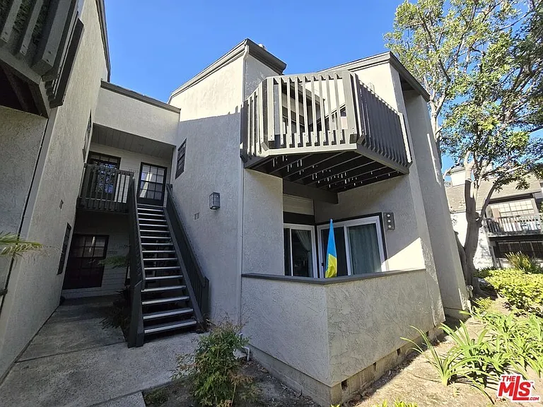 2522 W Macarthur Blvd #D — Photo 29
