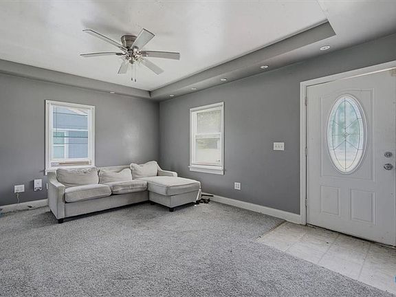 4th image of 5428 College Ave
