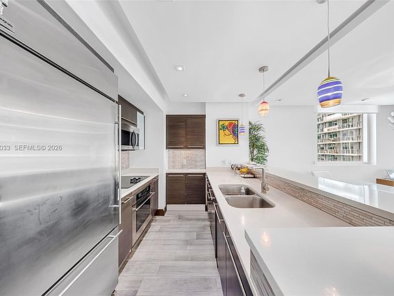 2nd image of 500 Brickell Ave APT 3707
