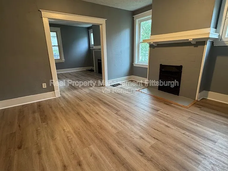 311 W Burgess St #1 — Photo 4
