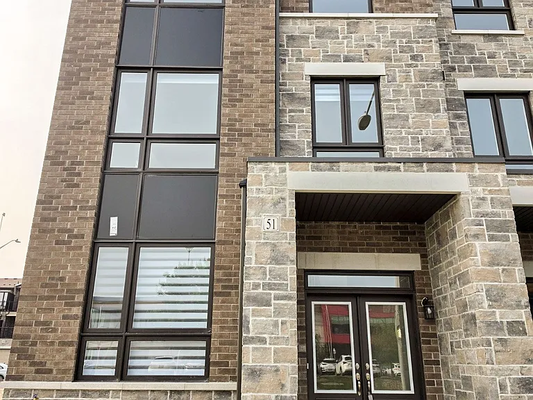 51 Mumbai Dr — Photo 2