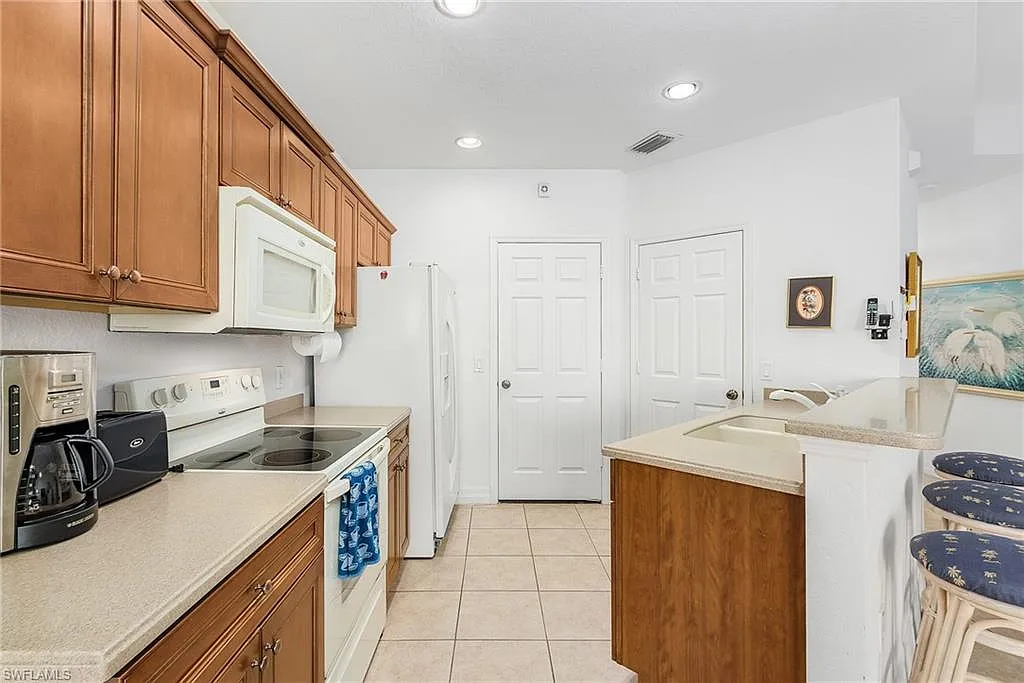 2 bed, 2.5 bath, 1756 sqft, $4,250 — Photo 4