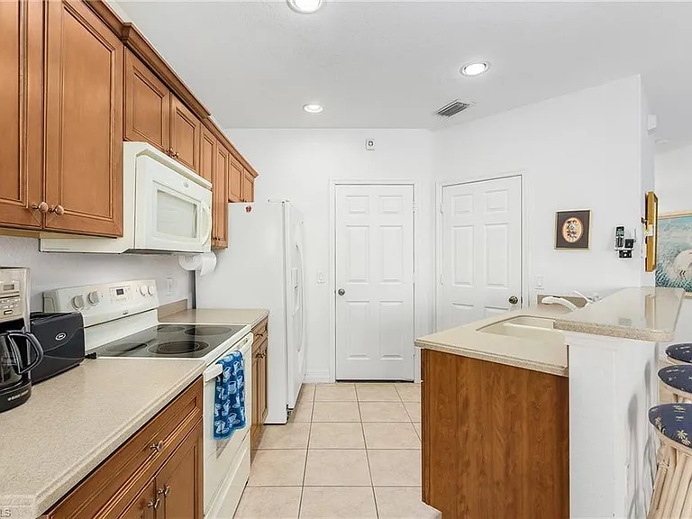 9814 Quinta Artesa Way #102 — Photo 4