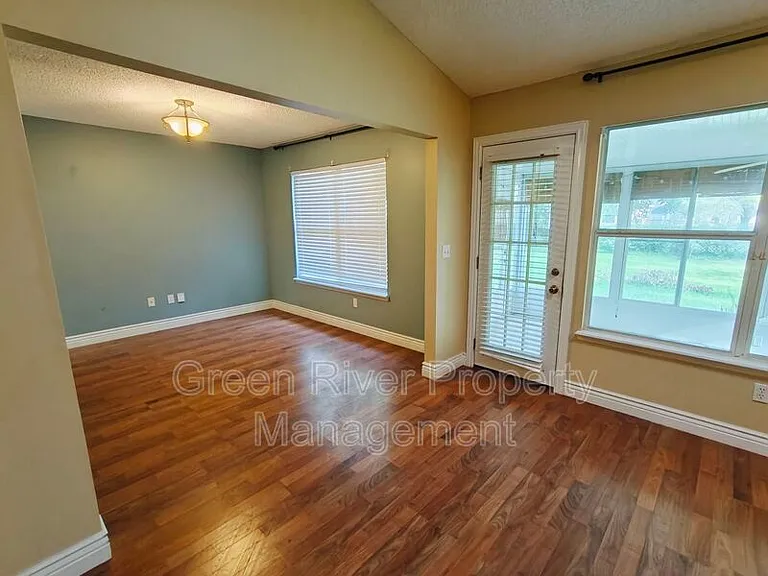 1845 Weston Cir — Photo 34