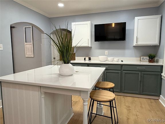 3rd image of 5204 Smith Ave
