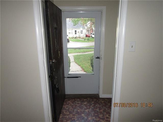 2nd image of 17700 Lennane