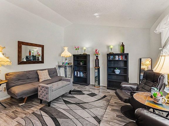 3rd image of 8337 Medicine Bow Cir