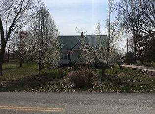 719 E Lakeshore Dr, Burnside, KY 42519