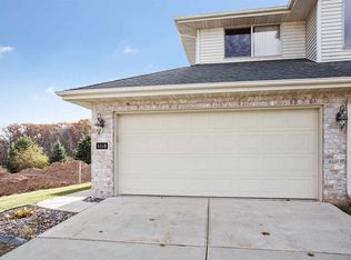 1118 Heyerdahl Hts #17-1, Hobart, WI 54155