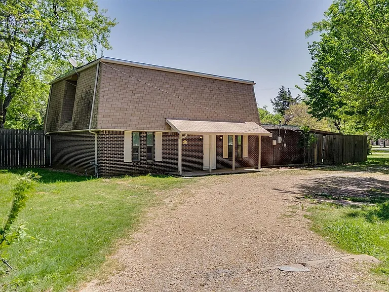 626 Arawe Cir W — Photo 25