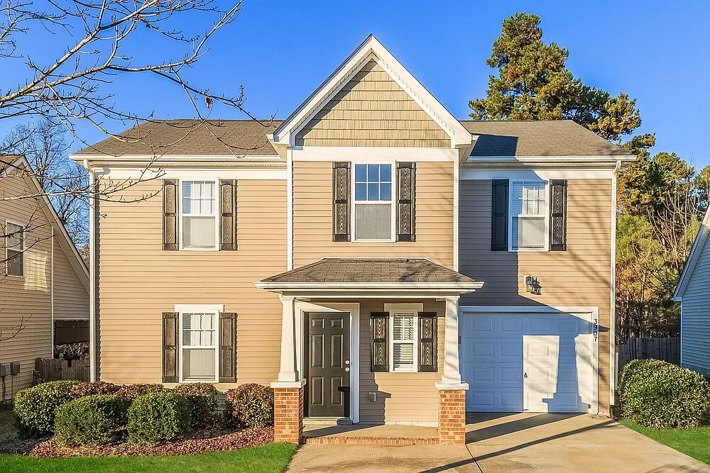 3 bed, 2.5 bath, 1430 sqft, $2,120 — Photo 1
