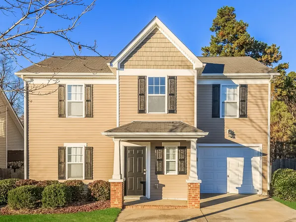 3907 Planters Watch Dr, Charlotte, NC 28278