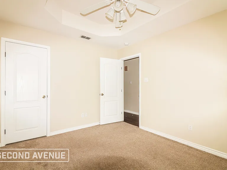2422 Luzius Dr — Photo 15