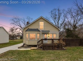 2281 Dexter Rd, Auburn Hills, MI 48326
