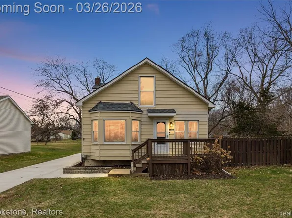 2281 Dexter Rd, Auburn Hills, MI 48326