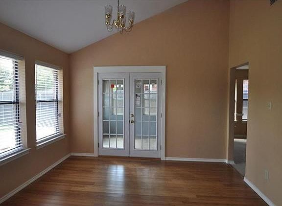 5th image of 4918 Creekridge Ln