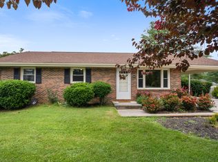 6890 Riverbend Dr, Radford, VA 24141