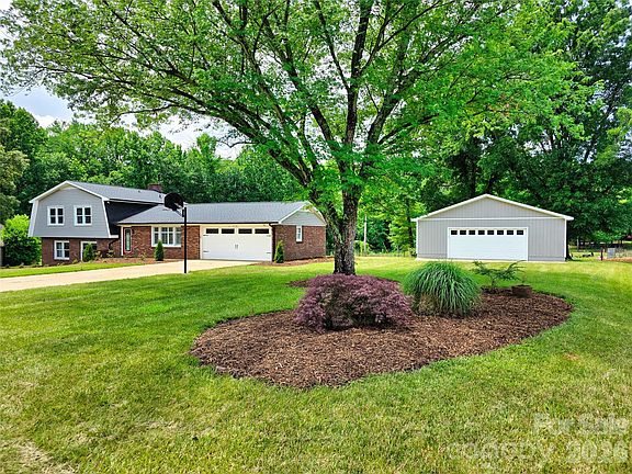 2nd image of 158 W Meadowview Dr