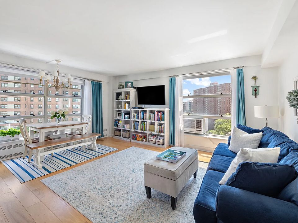 1st image of 90 La Salle St APT 8C