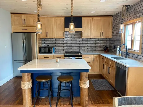 11 S Baptist St, Newport, RI 02840