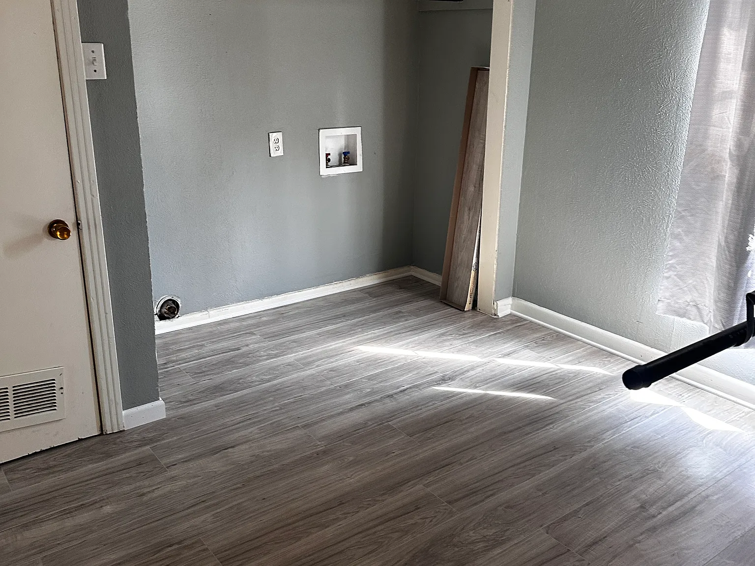 3 bed, 1373 sqft, $2,200 — Photo 4