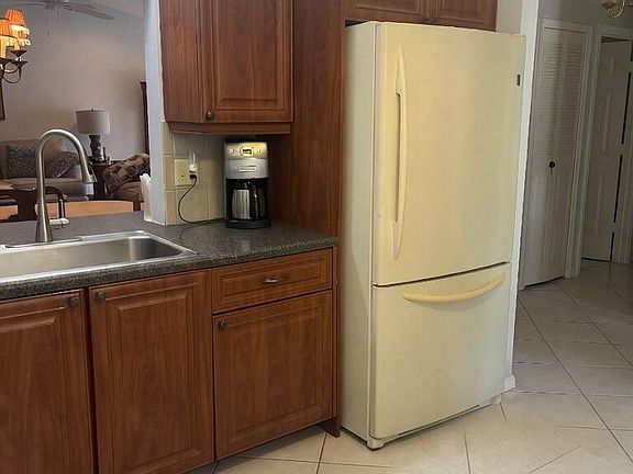 4th image of 23312 BARLAKE Drive