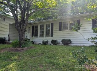 616 Pineview Lakes Rd, Chester, SC 29706