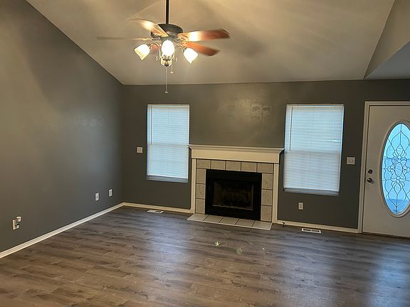 4th image of 1051 W Butterfield Dr