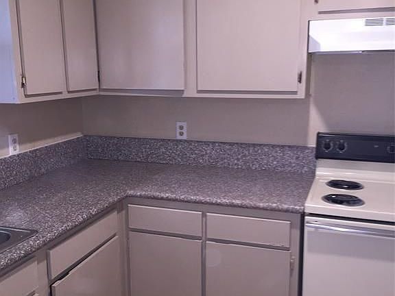 5th image of 4710 Airport Blvd APT 204