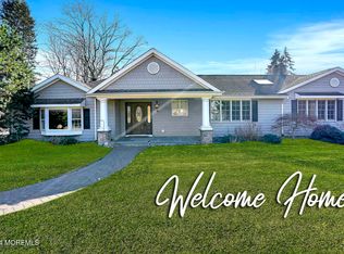 6 Deercrest Dr, Holmdel, NJ 07733