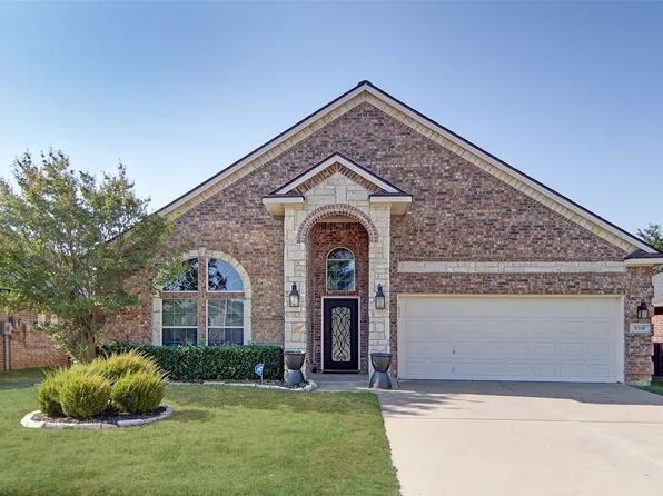 8308 Fall Crest Dr, Hurst, TX 76053
