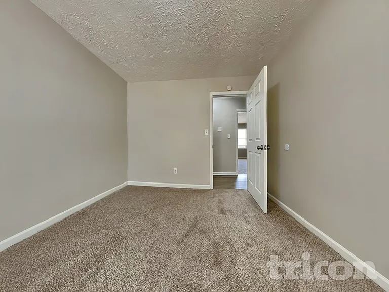 3735 Linwood Way — Photo 11