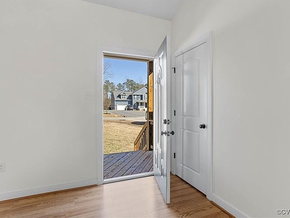 3rd image of 8540 Crestwicke Ln