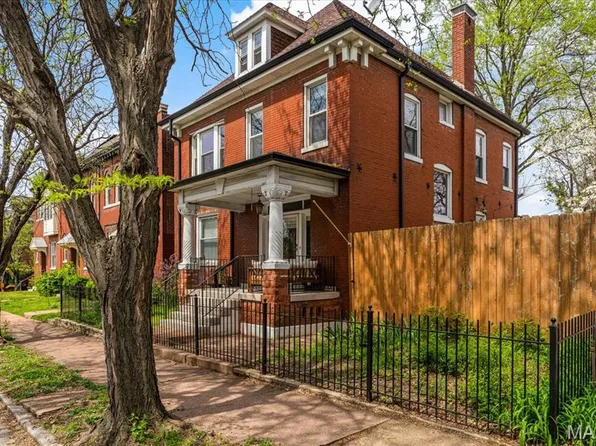 3451 Sidney St, Saint Louis, MO 63104